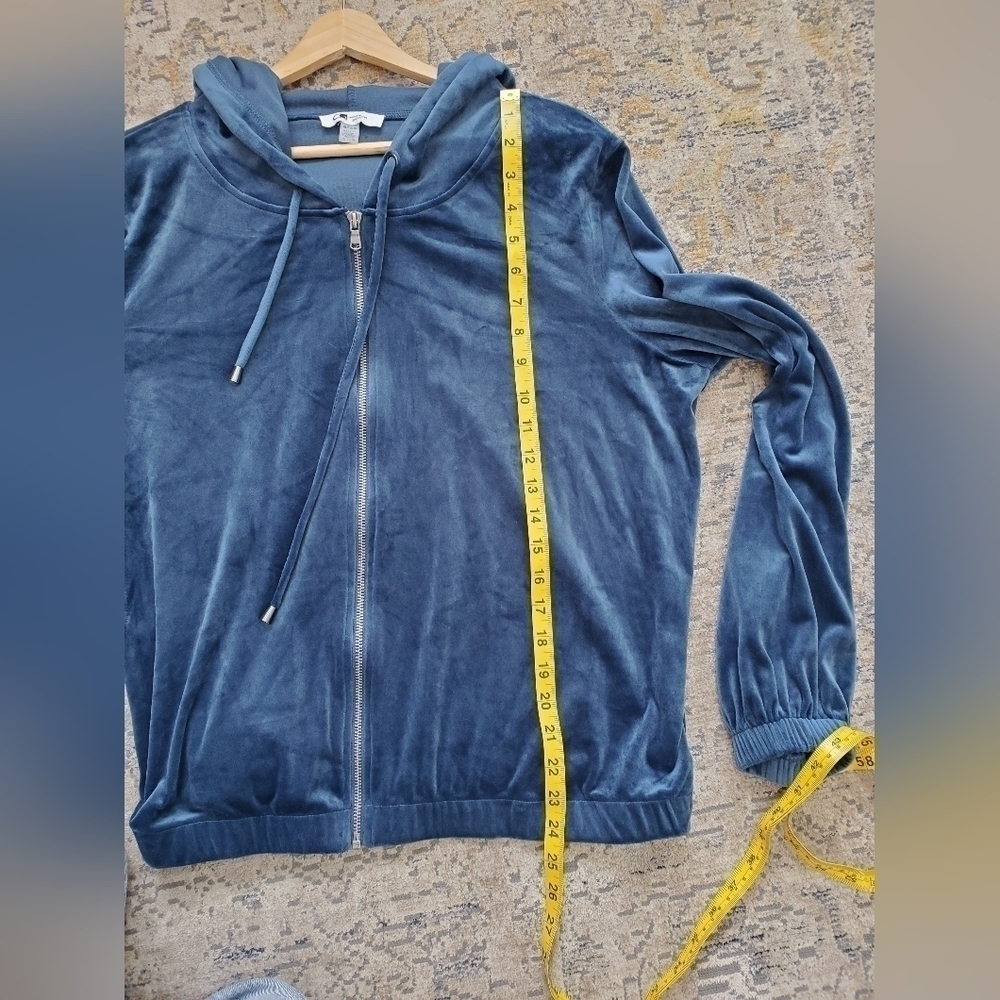 Cable and guage blue velour wide leg tracksuit. Womens XL EUC - Picture 12 of 16
